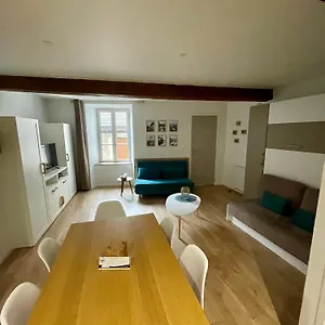 https://le-cocon-blanc-t2-centre-ax-neuf-et-equipe-8-pers.midi-pyreneeshotels.com
